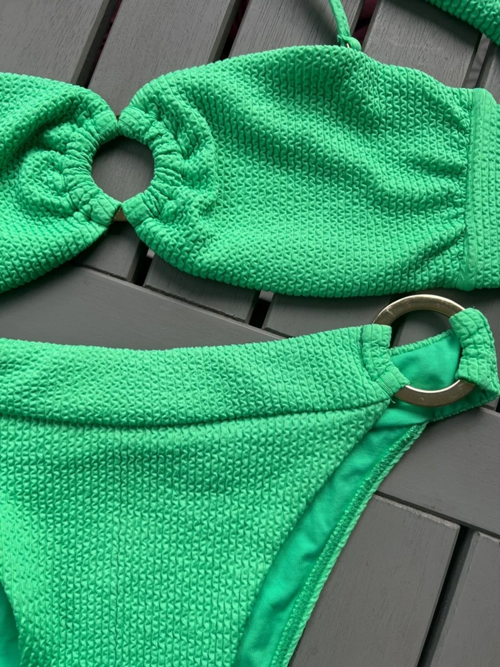 Monday Swimwear size M Textured Ring Accent Bikini Set in Green gold ring - Picture 3 of 8